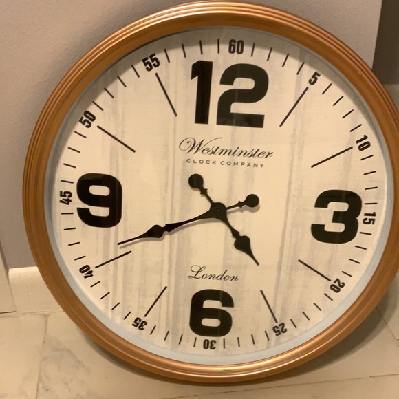 Clock - Picture 1 of 1